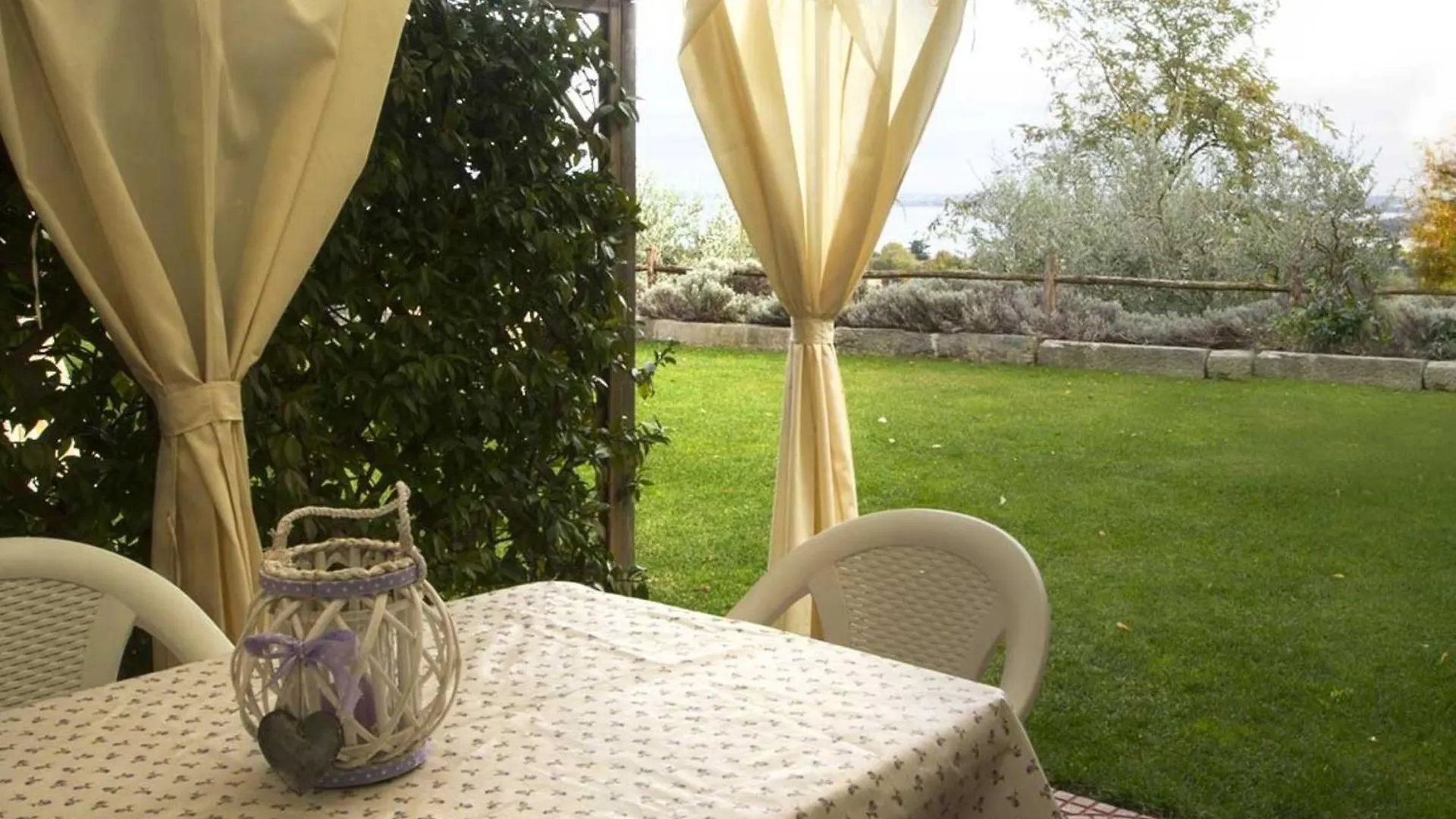 Κατάλυμα σε φάρμα Cascina Crocelle With Lake View And Shared Pool Padenghe sul Garda