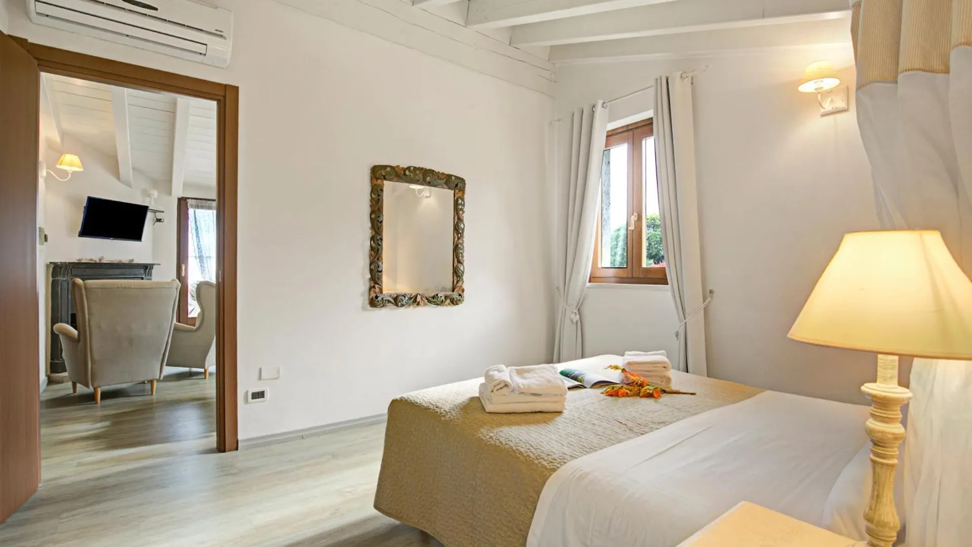 Cascina Crocelle With Lake View And Shared Pool Padenghe sul Garda 0*,  İtalya