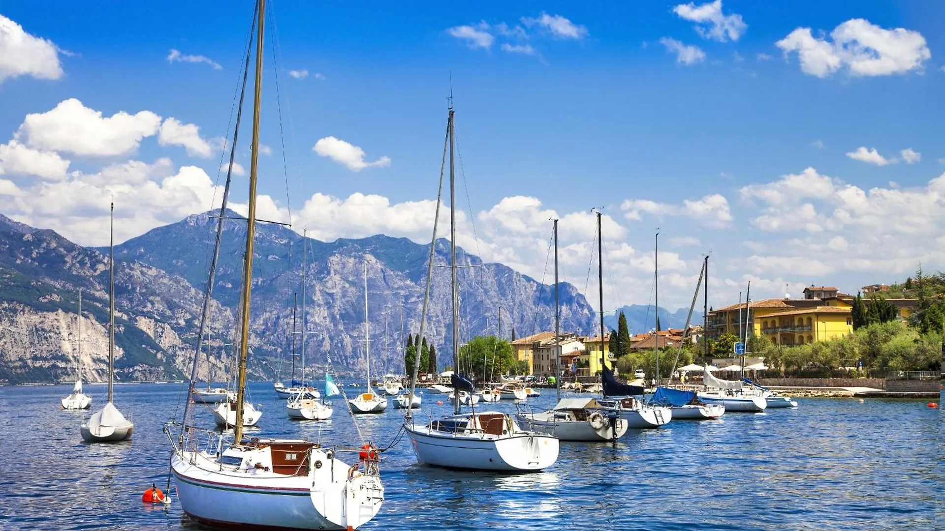Cascina Crocelle With Lake View And Shared Pool Padenghe sul Garda Κατάλυμα σε φάρμα
