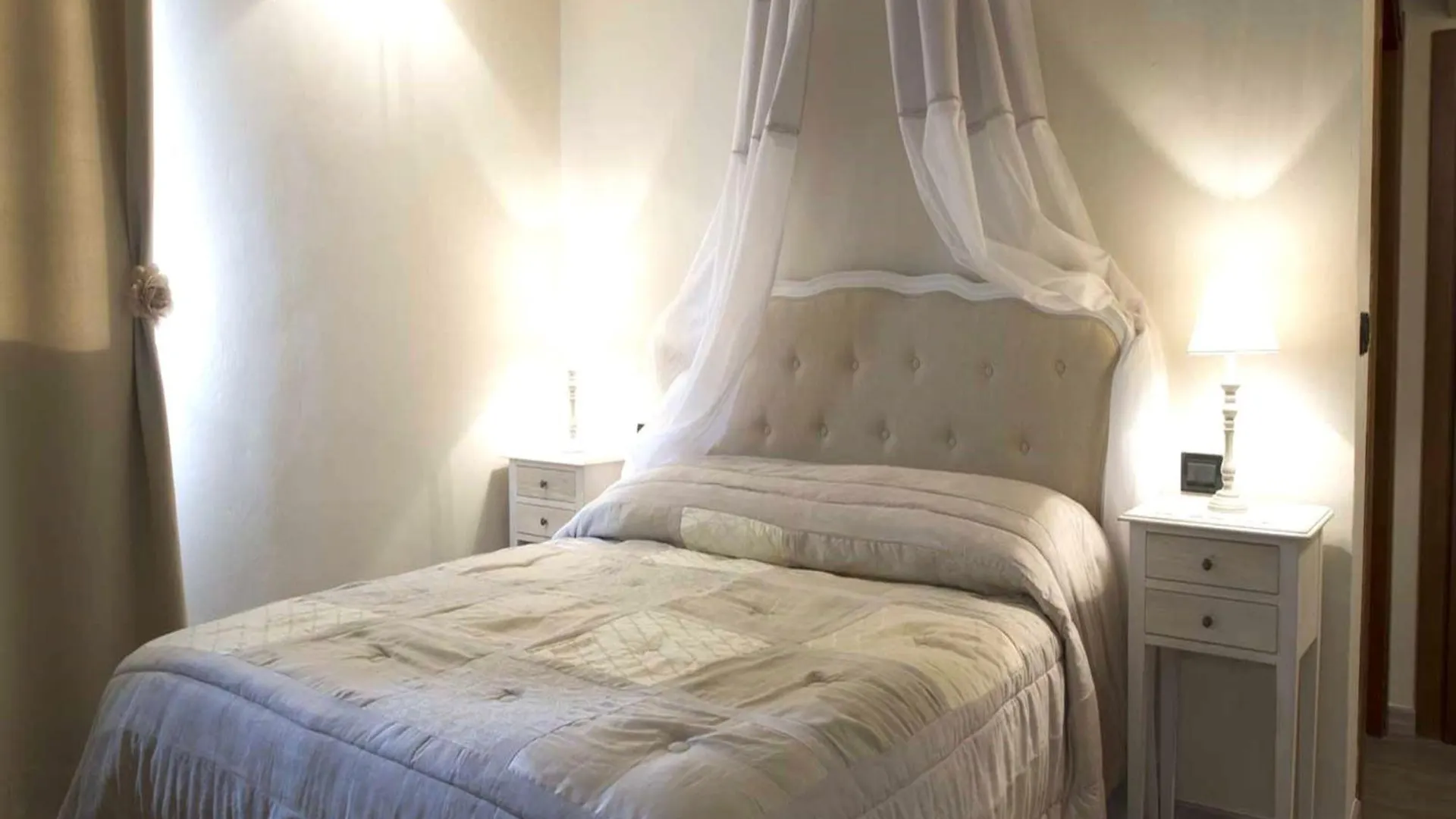 Çiftlik konaklama Cascina Crocelle With Lake View And Shared Pool Padenghe sul Garda İtalya