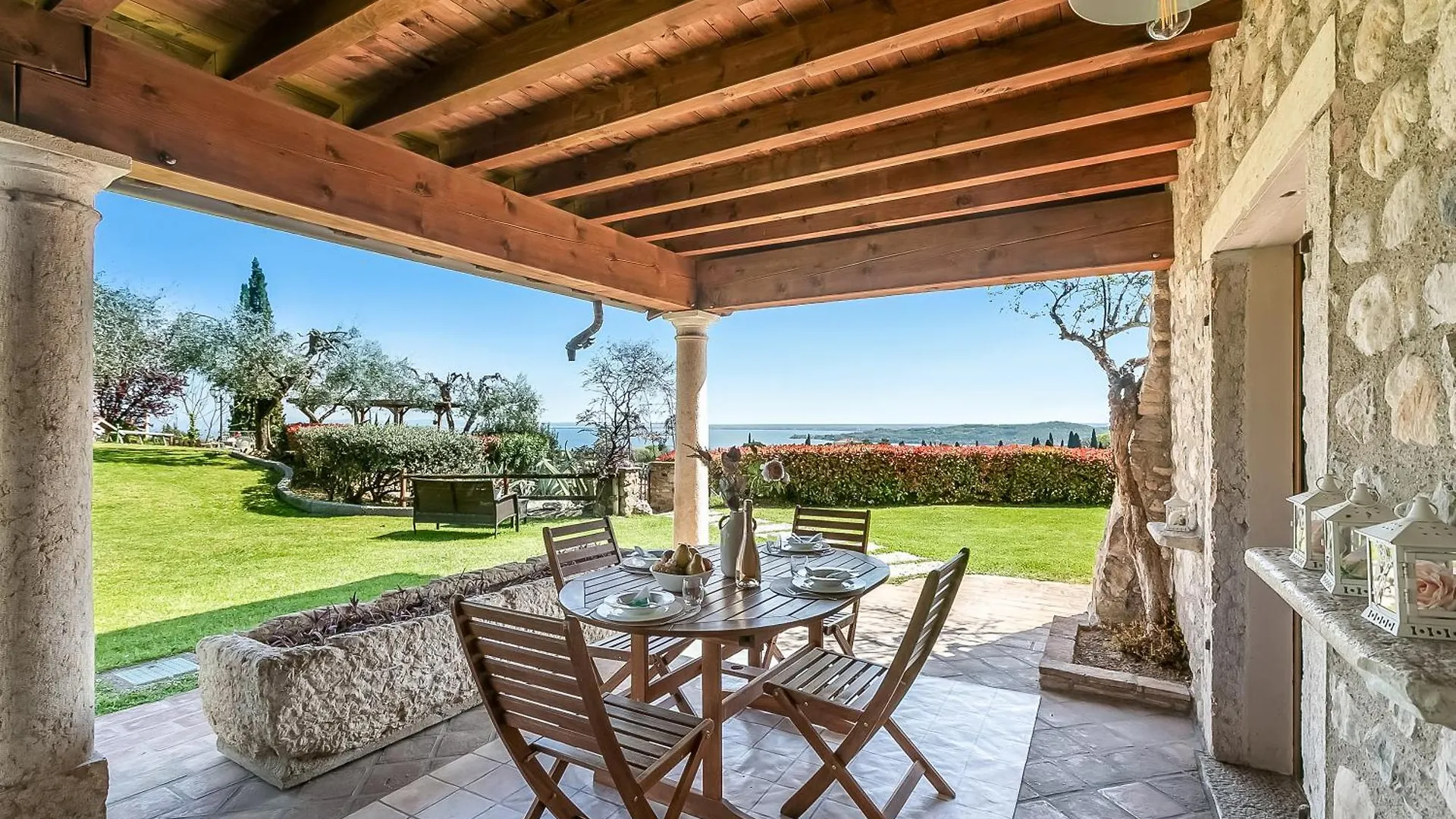 Cascina Crocelle With Lake View And Shared Pool Padenghe sul Garda Κατάλυμα σε φάρμα