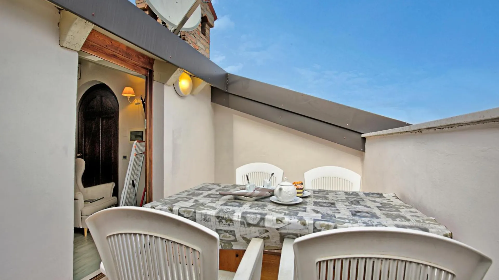Cascina Crocelle With Lake View And Shared Pool Padenghe sul Garda 0*,  İtalya