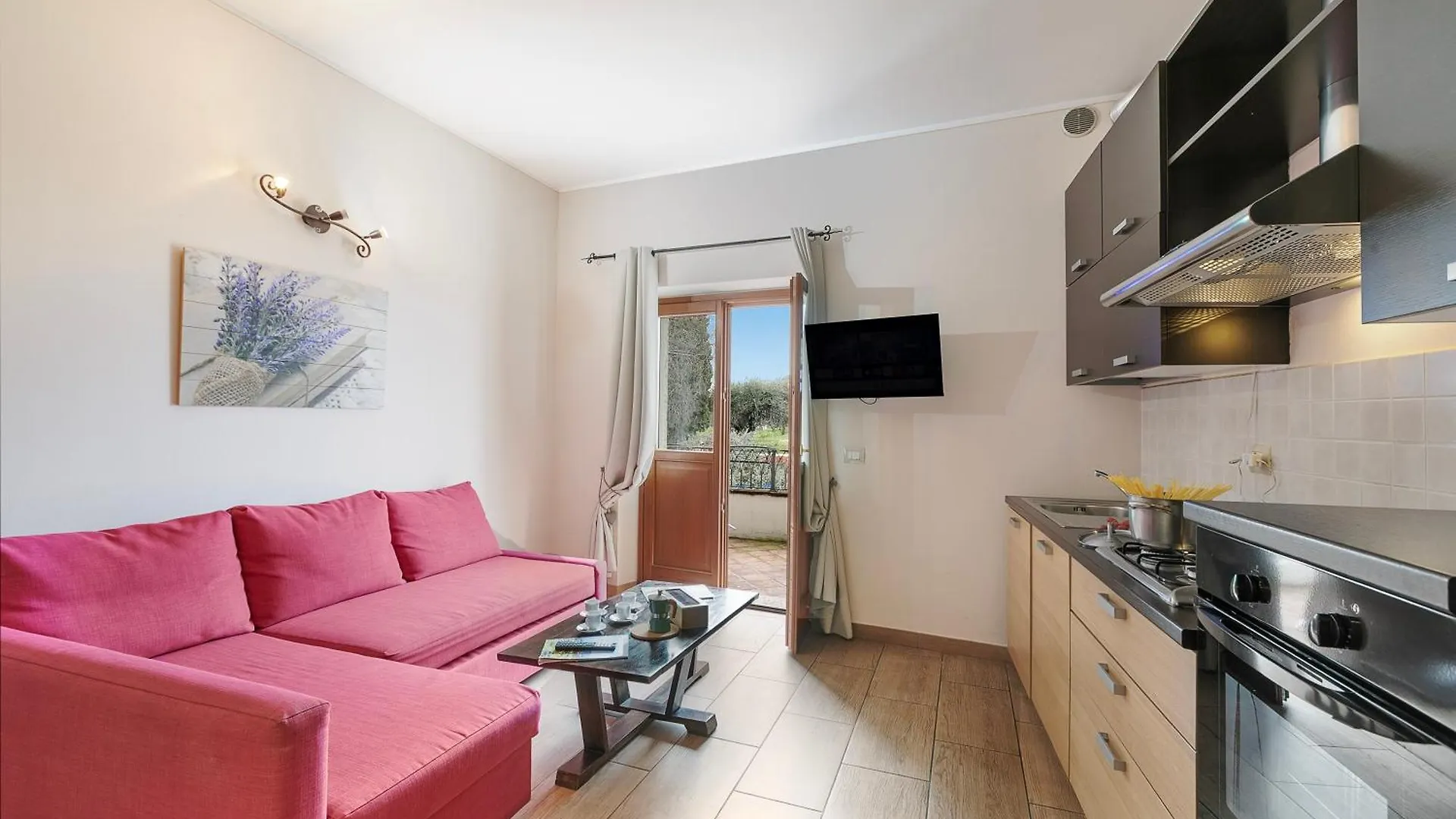 Çiftlik konaklama Cascina Crocelle With Lake View And Shared Pool Padenghe sul Garda İtalya