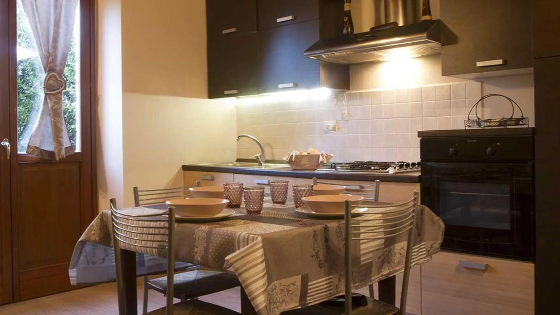 Cascina Crocelle With Lake View And Shared Pool Padenghe sul Garda Çiftlik konaklama